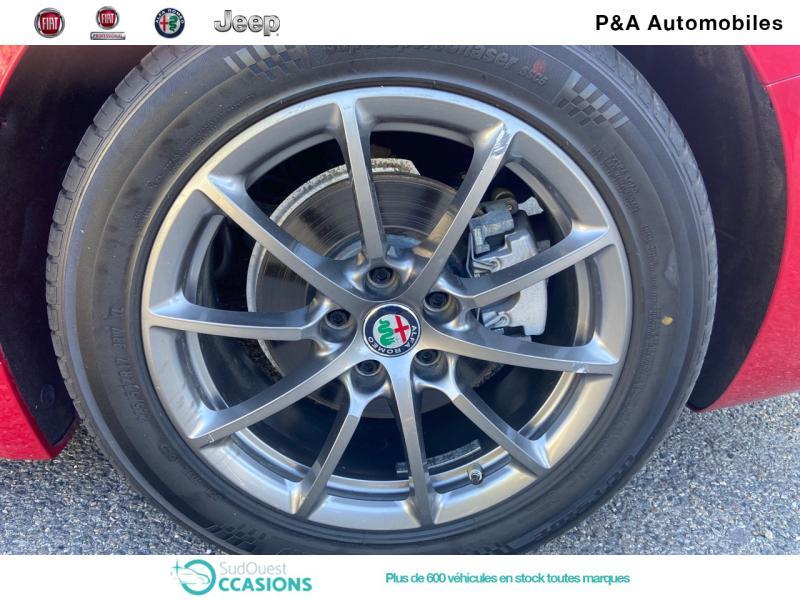 Photo 12 de l'offre de Alfa Romeo Giulia 2.2 JTD 150ch Super AT8 à 21 880 € chez SudOuest Occasions