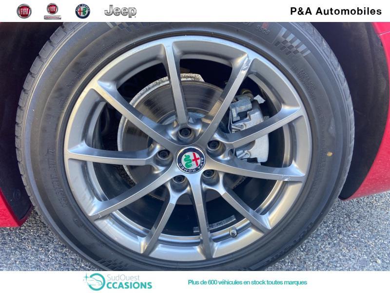Photo 13 de l'offre de Alfa Romeo Giulia 2.2 JTD 150ch Super AT8 à 21 880 € chez SudOuest Occasions