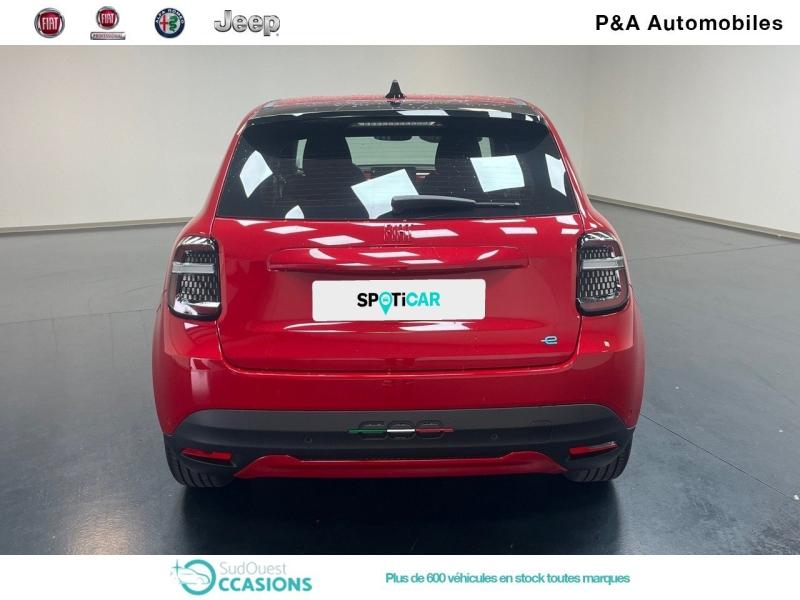 Photo 5 de l'offre de Fiat 600 e 156ch 54kWh Red à 33 900 € chez SudOuest Occasions