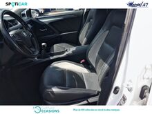 Photo 9 de l'offre de Toyota Avensis 147 VVT-i Executive à 13 990 € chez SudOuest Occasions